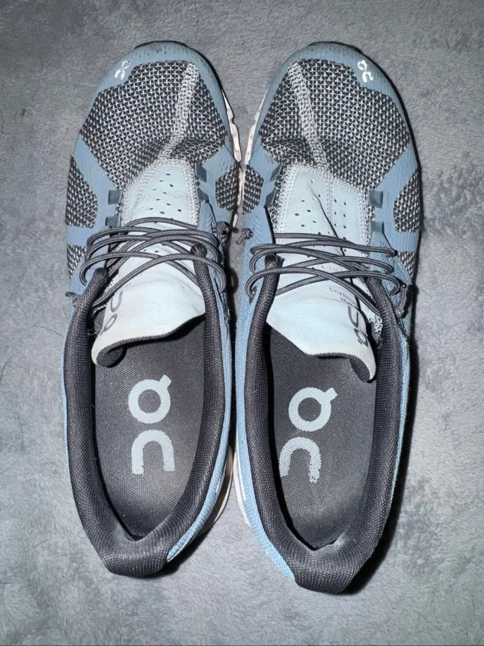 ON Cloud running shoes size 9